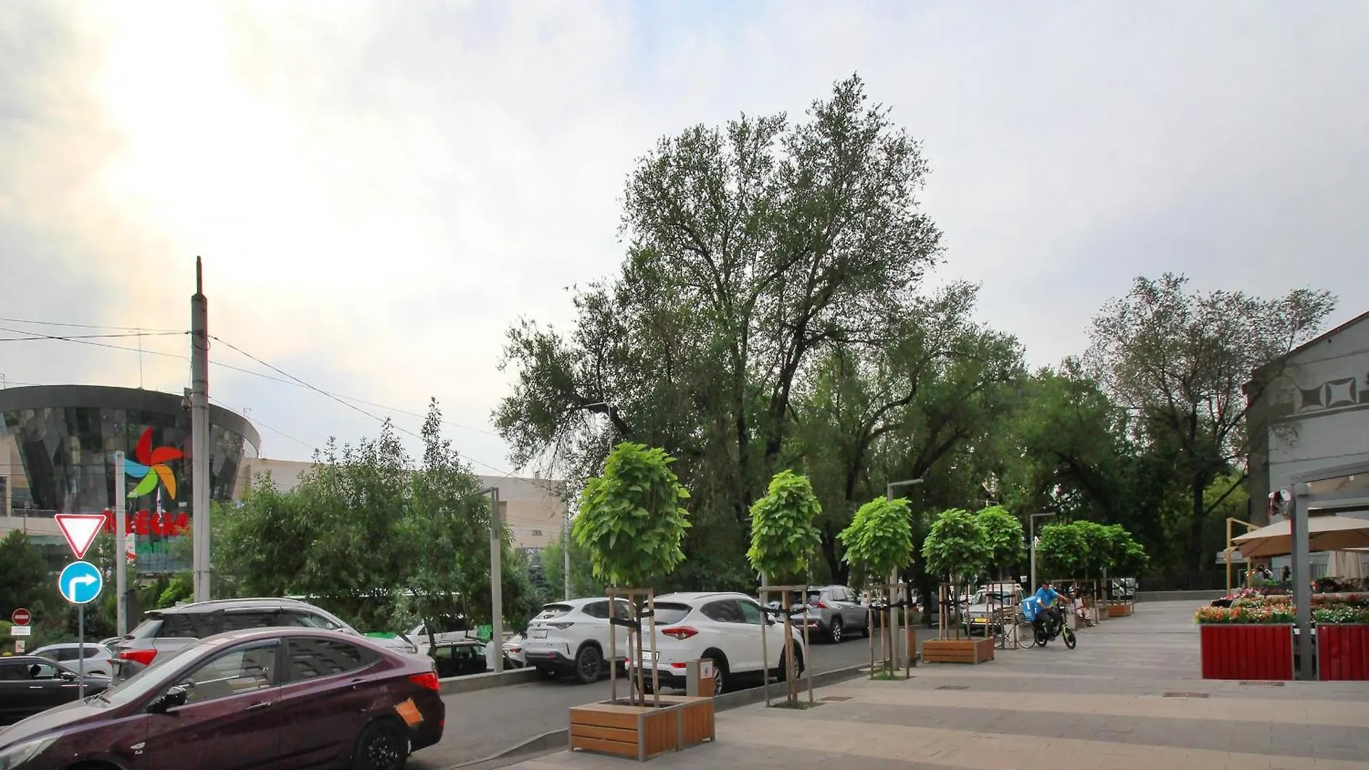 Просторный Апартамент В Центр Алматы, Недалеко От Арбата 0*, Αλμάτι Καζακστάν